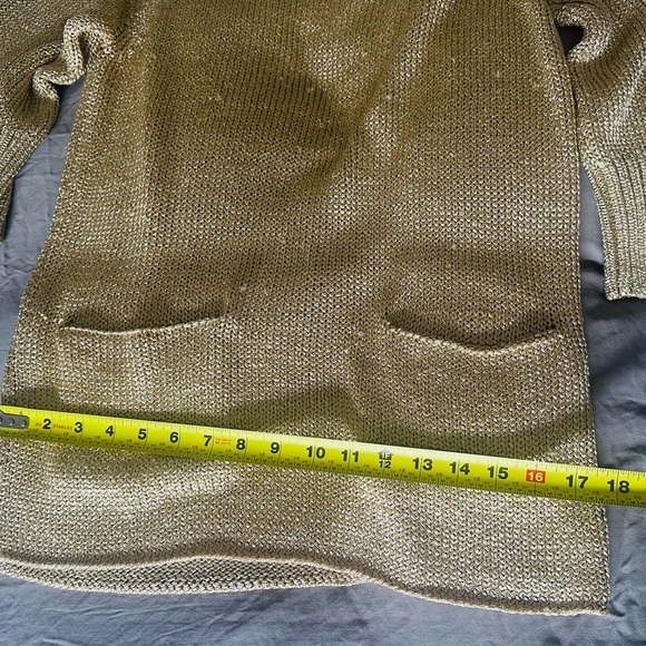Gold Knit Sweater with pockets - Picture 3 of 9